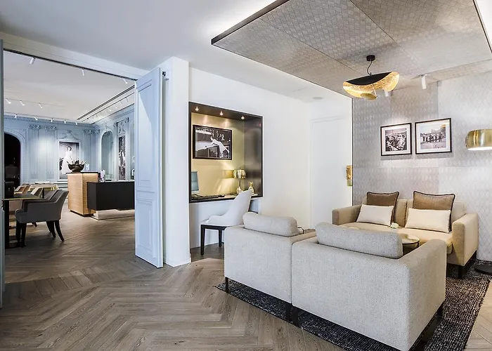 מלון Royal Saint Honore Louvre 4*