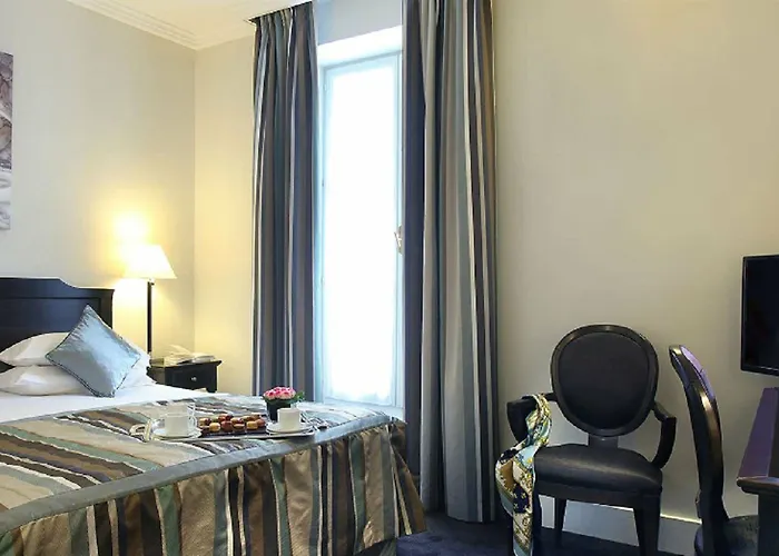 Royal Saint Honore Louvre מלון