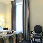 Royal Saint Honore Louvre 酒店