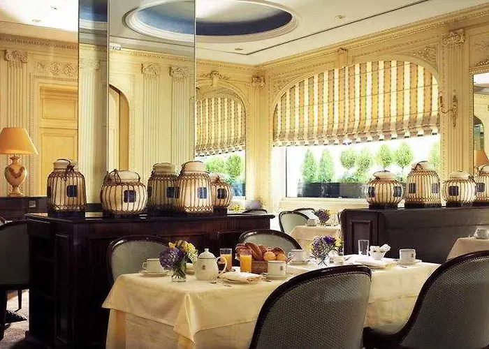 מלון Royal Saint Honore Louvre 4*