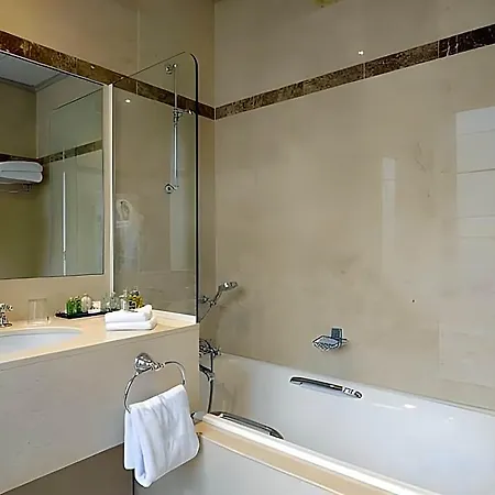 Royal Saint Honore Louvre Hotel