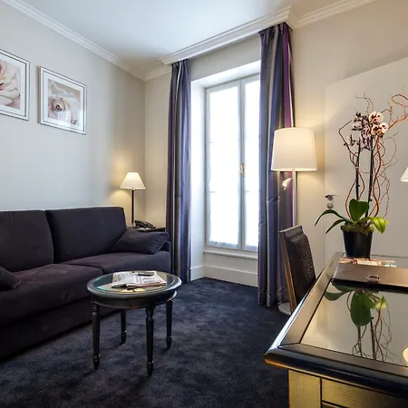 Royal Saint Honore Louvre باريس