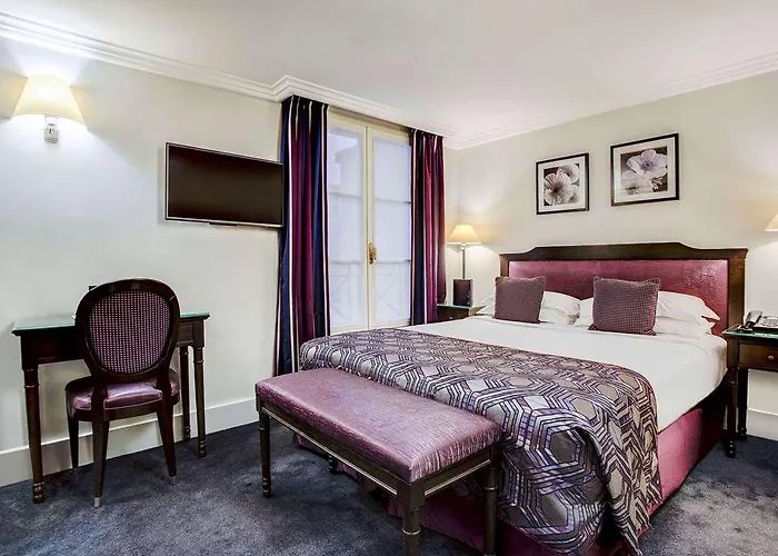 Royal Saint Honore Louvre パリ