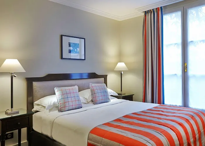 Royal Saint Honore Louvre ホテル パリ