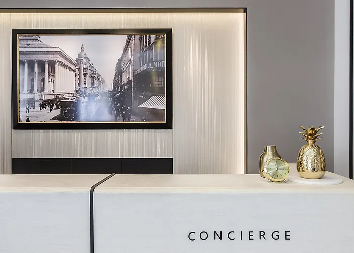 Royal Saint Honore Louvre ホテル パリ