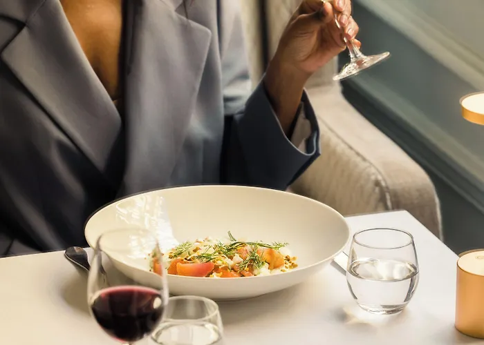 ホテル Royal Saint Honore Louvre パリ