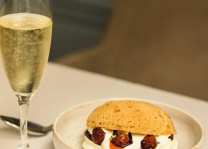 Royal Saint Honore Louvre 4*