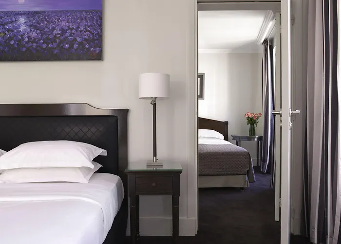 Royal Saint Honore Louvre ホテル パリ