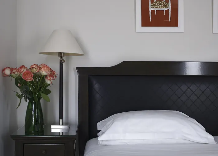 Royal Saint Honore Louvre 4*