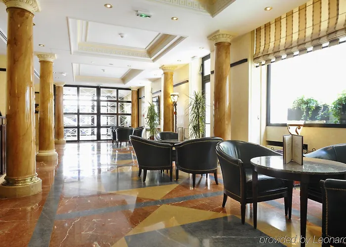 Royal Saint Honore Louvre 4*