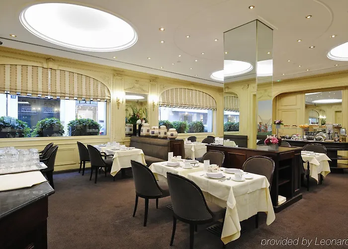 Royal Saint Honore Louvre ホテル パリ