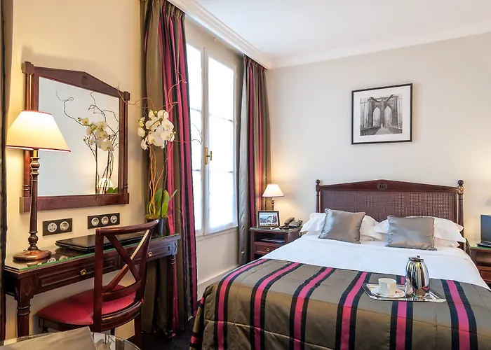 ホテル Royal Saint Honore Louvre パリ