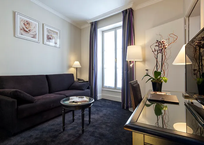 Royal Saint Honore Louvre パリ