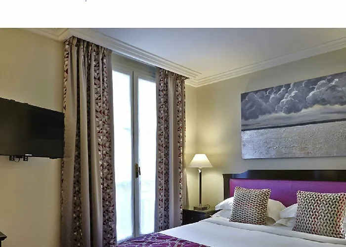 Royal Saint Honore Louvre 4*