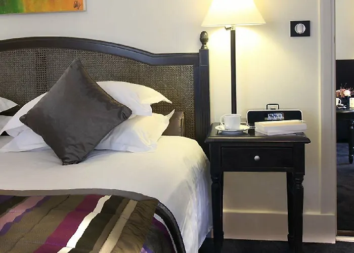 ホテル Royal Saint Honore Louvre パリ