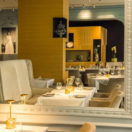 Royal Saint Honore Louvre 4*