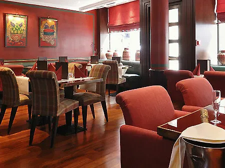 Royal Saint Honore Louvre 4*