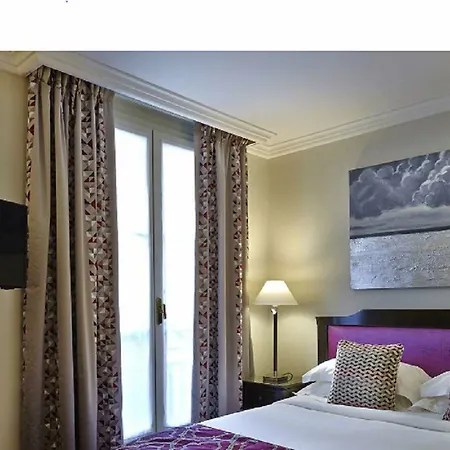 Royal Saint Honore Louvre 4*